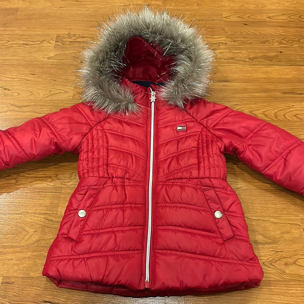 Tommy Hilfiger toddler girls hooded puffer jacket size 4.
